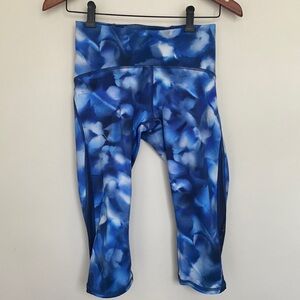 Blue Lululemon Capri Leggings, size 6